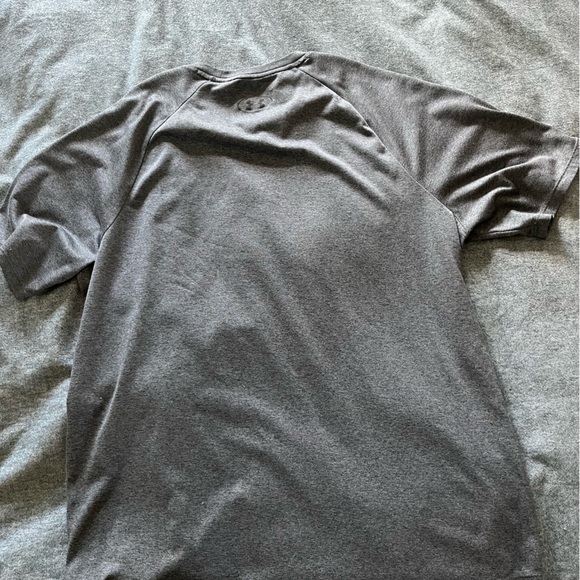Under Armour Men's Dark Gray Short Sleeve Tee - Picture 3 of 3
